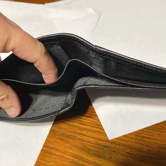 Cross mens black leather bifold wallet - Picture 7 of 10